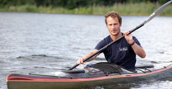 Ronald Verch bleibt dem Wassersport und seiner Uni treu | Foto: Sandra Scholz