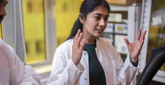 Promotionsstudentin Manasi Pranav. Promotionsstudentin Manasi Pranav im Gespräch