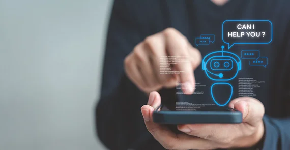 Eine Person hält ein Smartphone in der Hand und tippt darauf. Um das Smartphone herum sind Darstellung zur Symbolisierung künstlicher Intelligenz