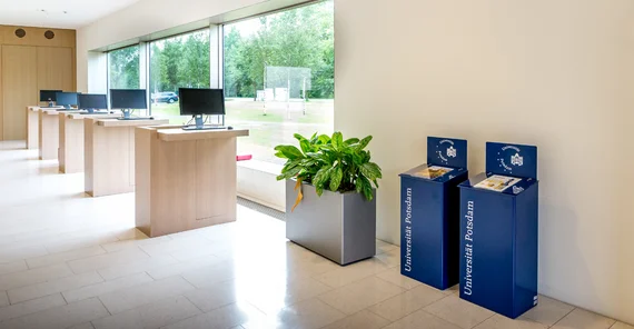 Boxen im IKMZ in Golm. Foto: Karla Fritze.