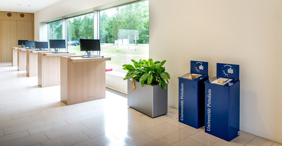 Boxen im IKMZ in Golm. Foto: Karla Fritze.