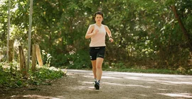 Lena Sonntag training outdoors.