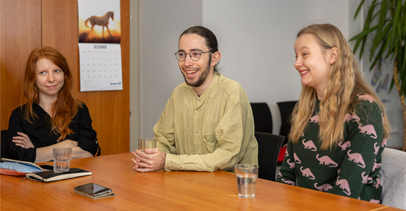 Katharina Lübstorf, Jan Liedtke und Marie Eggebrecht von ArbeiterKind im Interview. Katharina Lübstorf, Jan Liedtke und Marie Eggebrecht von ArbeiterKind im Interview.