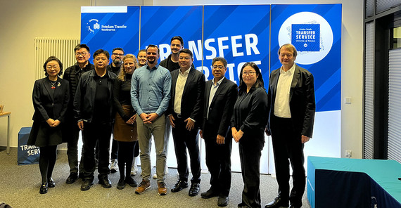 Delegation der Provinz Shanghai bei Potsdam Transfer.