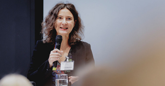 Prof. Dr. Sabine Kuhlmann bei der Vorstellung und Diskussion des Jahresberichts 2024 des NKR Prof. Dr. Sabine Kuhlmann bei der Vorstellung und Diskussion des Jahresberichts 2024 des Nationalen Normenkontrollrats.