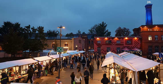 Markt der Möglichkeiten am Waschhaus in der Schiffbauergasse