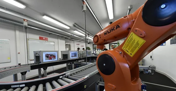 “Application Center Industry 4.0”: a simulation platform for new factory models and a learning factory at the same time. Photo: Karla Fritze.