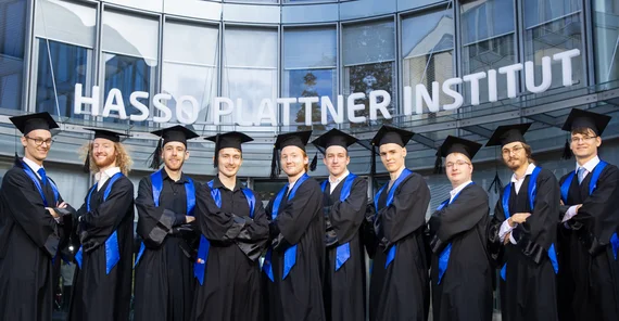 Die besten Absolventen der Digital-Engineering-Fakultät 2018. Foto: HPI/K. Herschelmann.