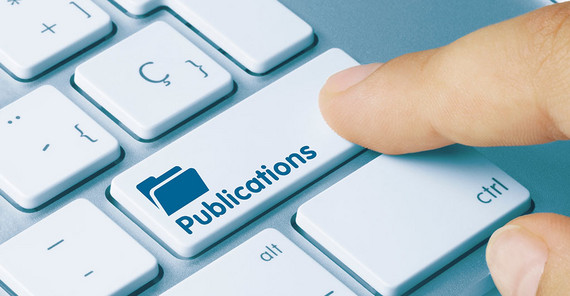 Universität Potsdam veröffentlicht frei zugängliche ORCID-Integration für TYPO3 Symbolbild. Ein Finger drückt die Taste "Publications" auf einer Tastatur.