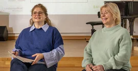 Acting Professor Dr. Jana Buschmann and State Parliament President Prof. Dr. Ulrike Liedtke (right).