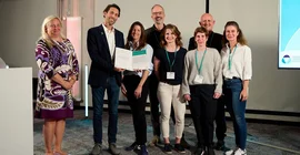 Dr. Andreas Heißel (2.v.l.) und sein Team bei der Verleihung des MSD Gesundheitspreises 2023