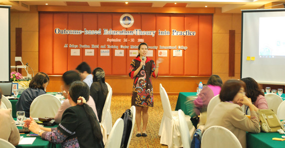 ASEAN-QA-Alumna Thasaneeya R. Nopparatjamjomras während des Workshops an der Mahidol University (Thailand). Foto: Mahidol University ASEAN-QA-Alumna Thasaneeya R. Nopparatjamjomras während des Workshops an der Mahidol University (Thailand). Foto: Mahidol University