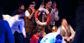 Foto: Das Integrationstheater „Sanssouci avec Shakespeare“ führt die Komödie „Der Sturm“ in mehreren Sprachen auf (Foto: Uni Potsdam/Iyad Krayem)