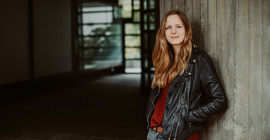 Auf dem Bild ist Lisa Schwetlick zu sehen.