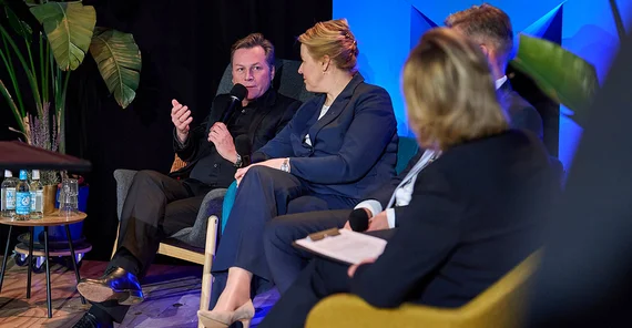 Bei der Verleihung des Innovationspreises Berlin Brandenburg 2024: Der Präsident der Universität Potsdam und Vorsitzende der Jury, Prof. Oliver Günther, PhD.