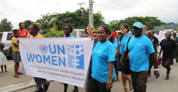 Demonstrierende beim Internationalen Frauentag 2014. Foto: Wikimedia/UN WOMEN Pacific