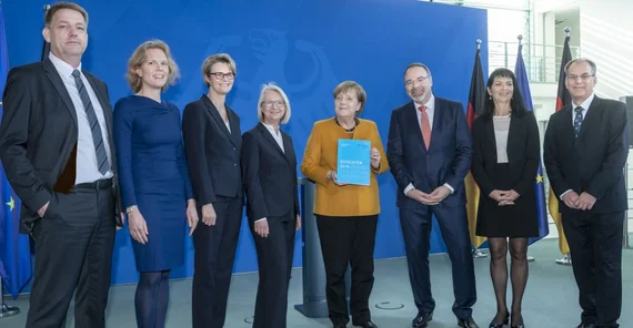 Übergabe des EFI-Jahresgutachtens 2019. Foto: David Ausserhofer.