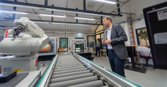 Prof. Dr. Norbert Gronau um „Zentrum Industrie 4.0 Potsdam“ | Foto: Tobias Hopfgarten