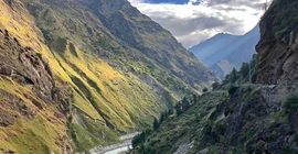 Einer von vielen Erdrutschen in der Region.
