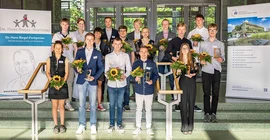 Die diesjährigen Preisträgerinnen und -träger der Dr. Hans Riegel-Fachpreise.