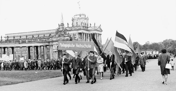 Umzug von Beschäftigten der Pädagogischen Hochschule, 1960er Jahre | Foto: Fotoarchiv der Universität Potsdam
