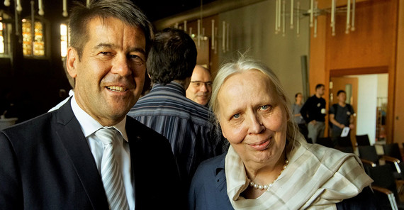 Auf dem Symposium: Prof. Dr. Barbara Seliger mit Steffen Scheller, dem Oberbürgermeister von Brandenburg an der Havel.