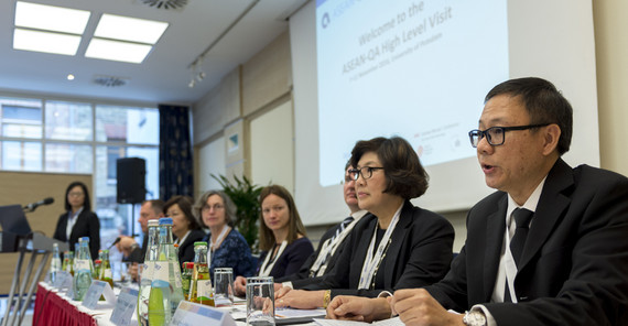 Vertreter von 32 südostasiatischen Hochschulen beim Kick-Off der dritten Phase des ASEAN-QA Projekts an der Universität Potsdam. Foto: Thomas Roese.