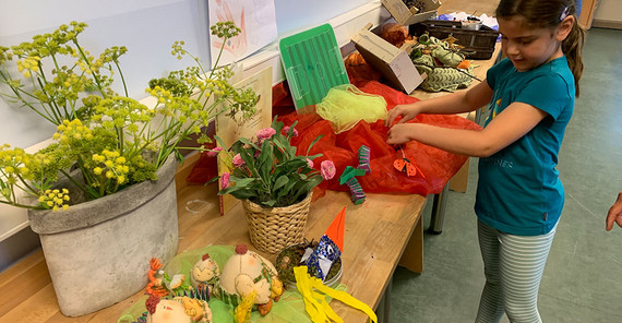 Die Kinder gestalten spontan eine Ausstellung zu Vivaldis „Vier Jahreszeiten“ | Foto: Antje-Horn-Conrad Die Kinder gestalten spontan eine Ausstellung zu Vivaldis „Vier Jahreszeiten“ | Foto: Antje-Horn-Conrad