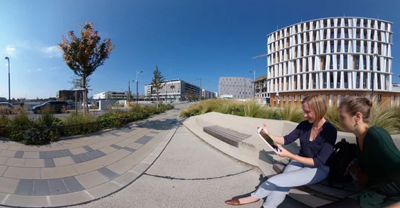 Dr. Katharina Mohring (links) und Prof. Dr. Nina Brendel in Wien – aufgenommen mit einer 360 Grad-Kamera | Foto: Prof. Dr. Nina Brendel