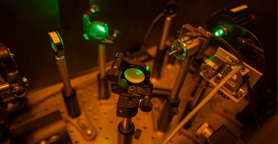 Lasermessgeräte im Labor.