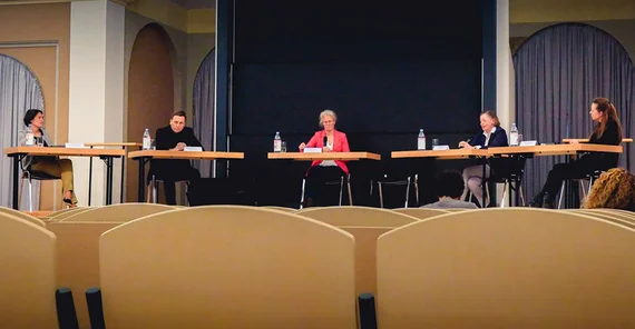 Die Teilnehmenden beim digitalen wissenschaftlichen Salon diskutieren über die aktuellen Entwicklungen der Corona-Pandemie und die Folgen für die Universität Potsdam. | Foto: Reinhold Engel