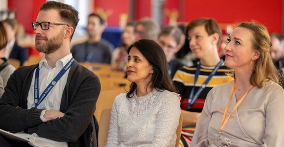 Zu den Gästen gehörte auch Landesintegratiosbeauftragte Diana Gonzaléz Olivo (M.), die das Programm als Uni-Mitarbeiterin viele Jahre koordinierte.