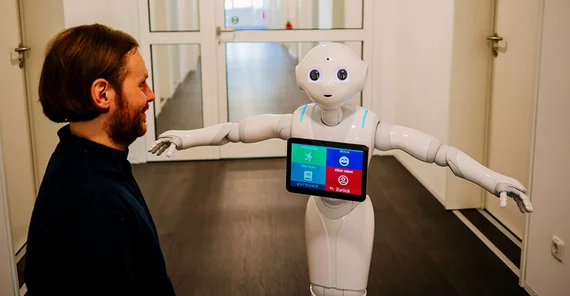 Ranisch mit dem humanoiden Roboter „Pepper“