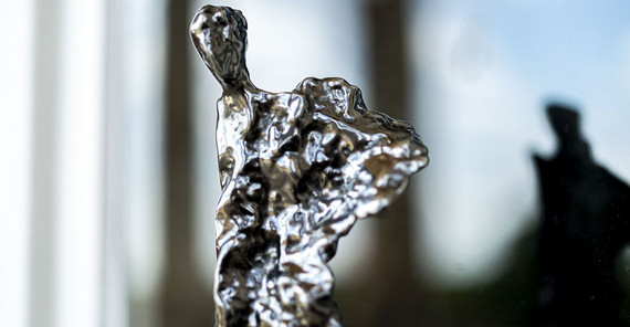 Der Voltaire-Preis, Skulptur von Mikos Meininger