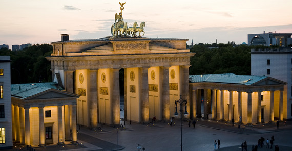 Der „Marsch für die Wissenschaft“ am 22. April 2007 führt von der Humboldt- Universität zu Berlin zum Brandenburger Tor. Foto: Karla Fritze.