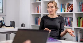 Prof. Dr. Nina Kolleck in her office.
