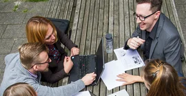 Participants in a postgraduate MBA program on the Griebnitzsee university campus