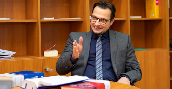 Prof. Dr. iur. Björn Steinrötter. | Photo: Thomas Roese